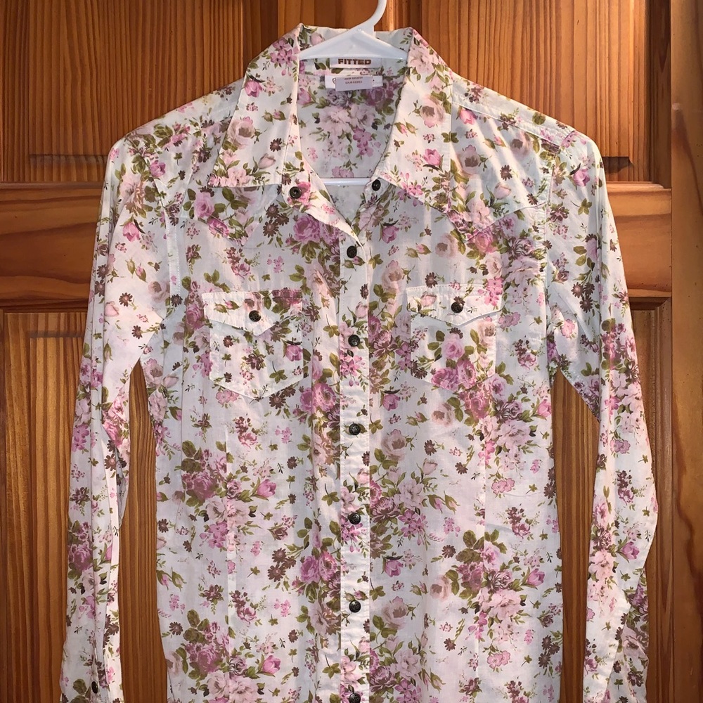 Fitted Floral Ariat Snap Button Down